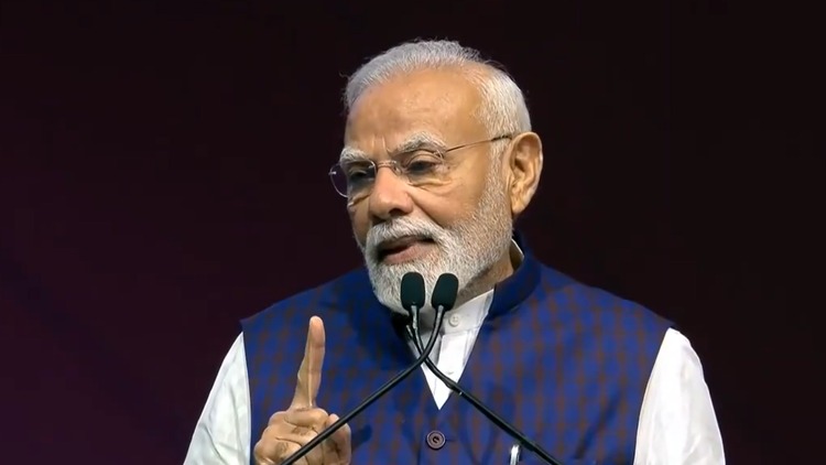 India to Begin Commercial Chip Production by End of 2025, Says PM Modi