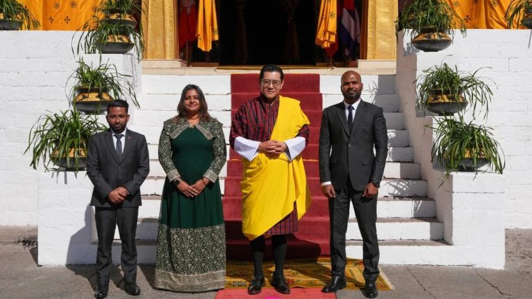 Maldivian Non-Resident Ambassador to Bhutan Presents Credentials to the King