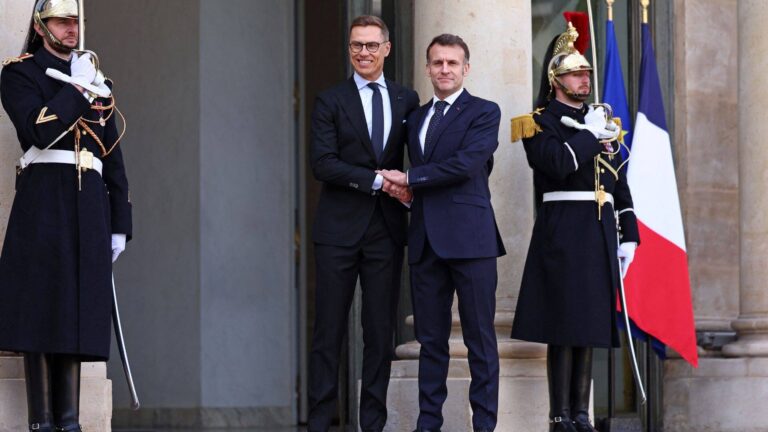 Macron welcomes Finnish President Alexander Stubb in Paris (file photo)