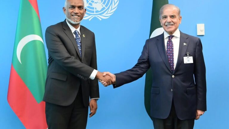 President Dr. Muizzu with Pakistani Prime Minister Shehbaz Sharif